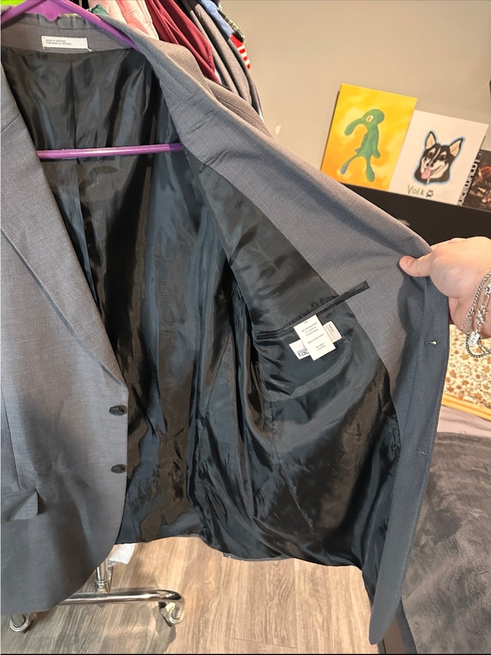 Classic Men's Gray Two-Button Bllazer - Picture 3 of 5
